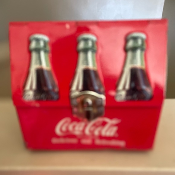 Coca Cola Mini Collectable Lunchbox Style Tin With Handle - Picture 4 of 8